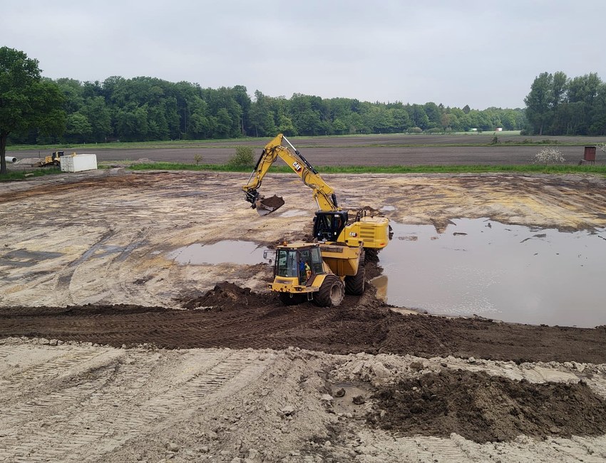 Erdarbeiten mit Baumaschine
